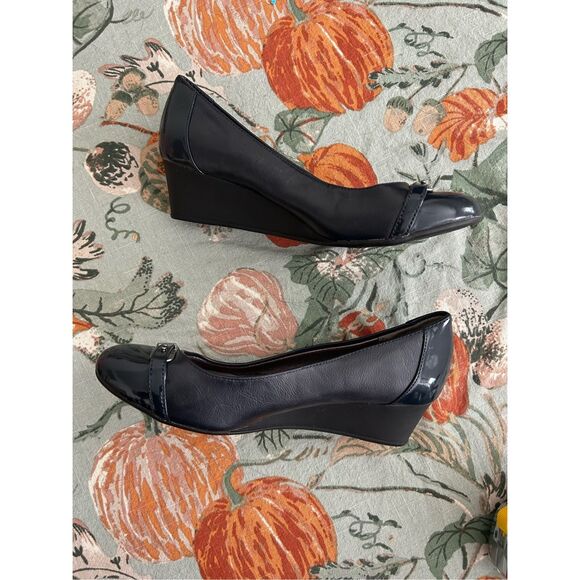 LifeStride Lingo Navy Blue Wedge Heels, Size 9.5, MSRP $80 - Picture 1 of 10